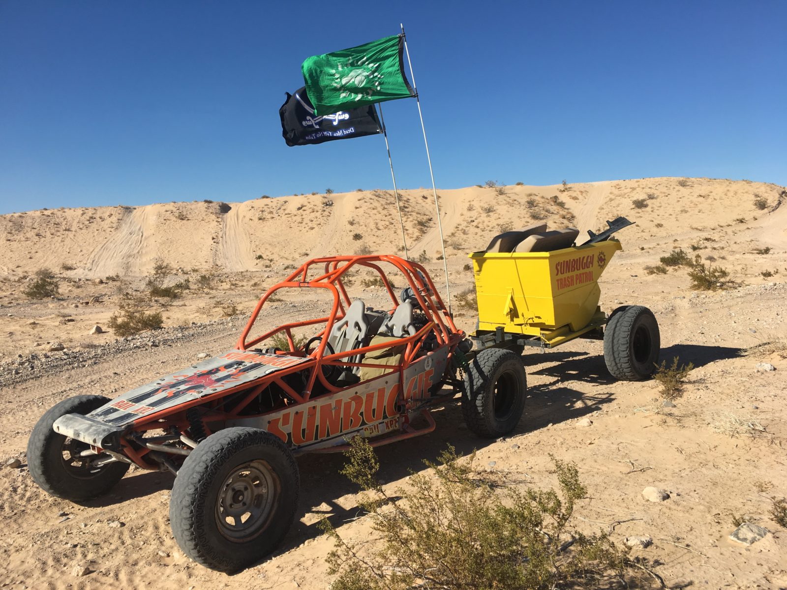 sunbuggy-vegas-Marlon_Trash_Patrol_d_20181112133916_f_montez.marlon_p_IMG_1171 SunBuggyTrashPatrol